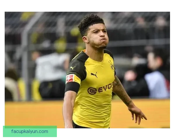 黄潜在新赛季防线表现稳健，竞争力增强值得关注